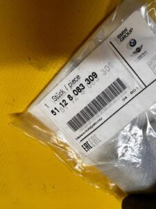 ZAŚLEPKA UCHA HOLOWNICZEGO ZDERZAKA TYŁ BMW M-PAKIET M8 F91 F92 NOWA OEM