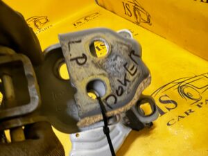 KOMPLET ZAWIASY DRZWI PRZÓD LEWY DACIA DOKKER 369