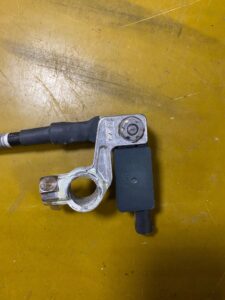 KLEMA BEZPIECZNIK MINUSOWA MINUS FORD FIESTA MK8