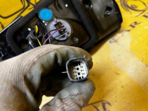 LAMPA LEWY TYŁ W KLAPĘ FORD KUGA MK3