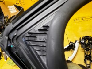 USZCZELKA SZYBY DRZWI TYŁ PRAWY DACIA SANDERO III