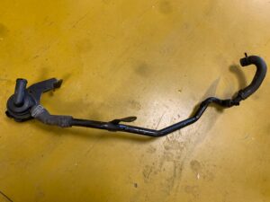 RURY KRÓCIEC WODY POMPA AUDI A4 B8 2.0 TDI CAHA