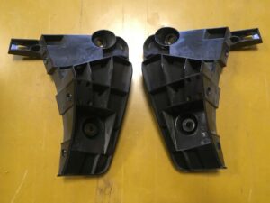 LEWY ŚLIZG MOCOWANIE ZDERZAKA TYŁ INFINITI Q30