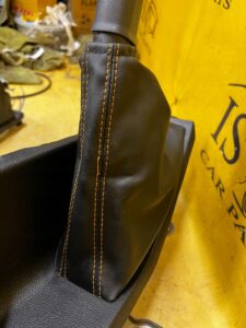 DŹWIGNIA MECHANIZM MIESZEK HAMULCA RĘCZNEGO FORD RANGER MK5 V WILDTRACK