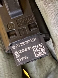 PRZEŁĄCZNIK PRZYCISK START STOP DACIA JOGGER