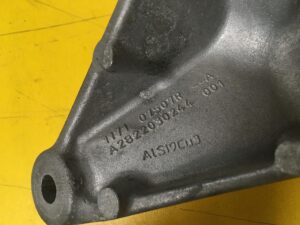 ŁAPA ALTERNATORA WSPORNIK 1.3 TCE RENAULT NISSAN