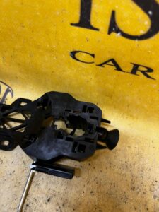 WSPORNIK KLAMKI DRZWI TYŁ TYLNYCH PRAWY PRAWYCH DACIA SANDERO 3 III