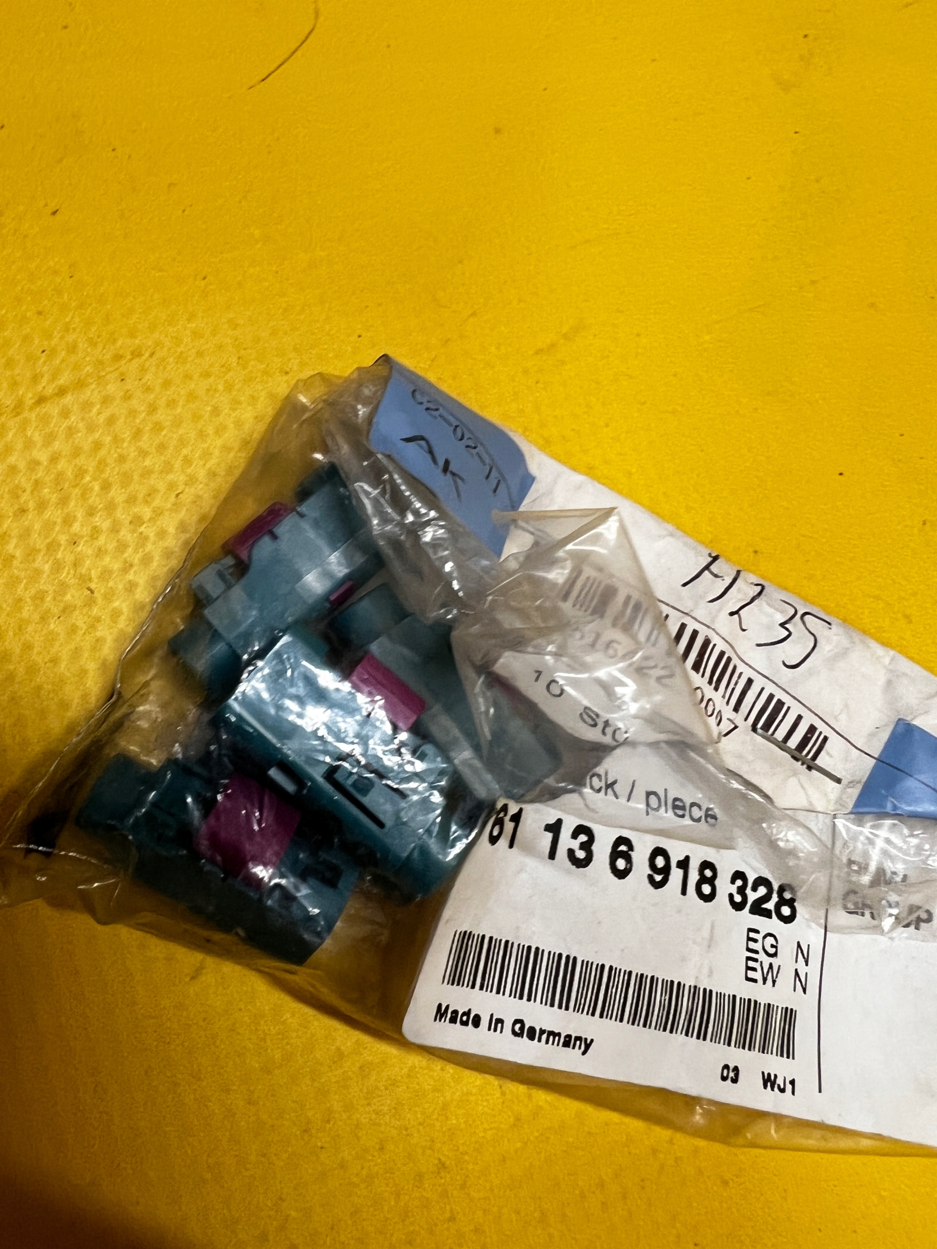 5 X UNIWERS.OBUD.GNIAZDA.HF NIEKODOWANA BMW NOWA OEM