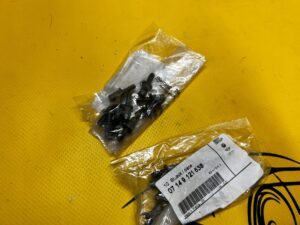 10 X KOŁEK DO NITOWANIA JEDNOSTRONNEGO Z GWIN. GRUBOZW BMW M5X10,5 NOWY OEM