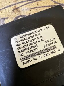 MODUŁ STEROWNIK HAMULCA RĘCZNEGO INFINITI Q30