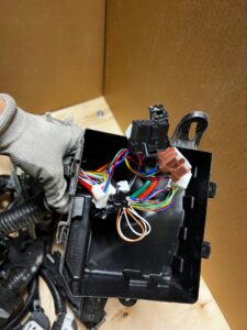 WIĄZKA KOMORY SILNIKA NISSAN LEAF I ZE0