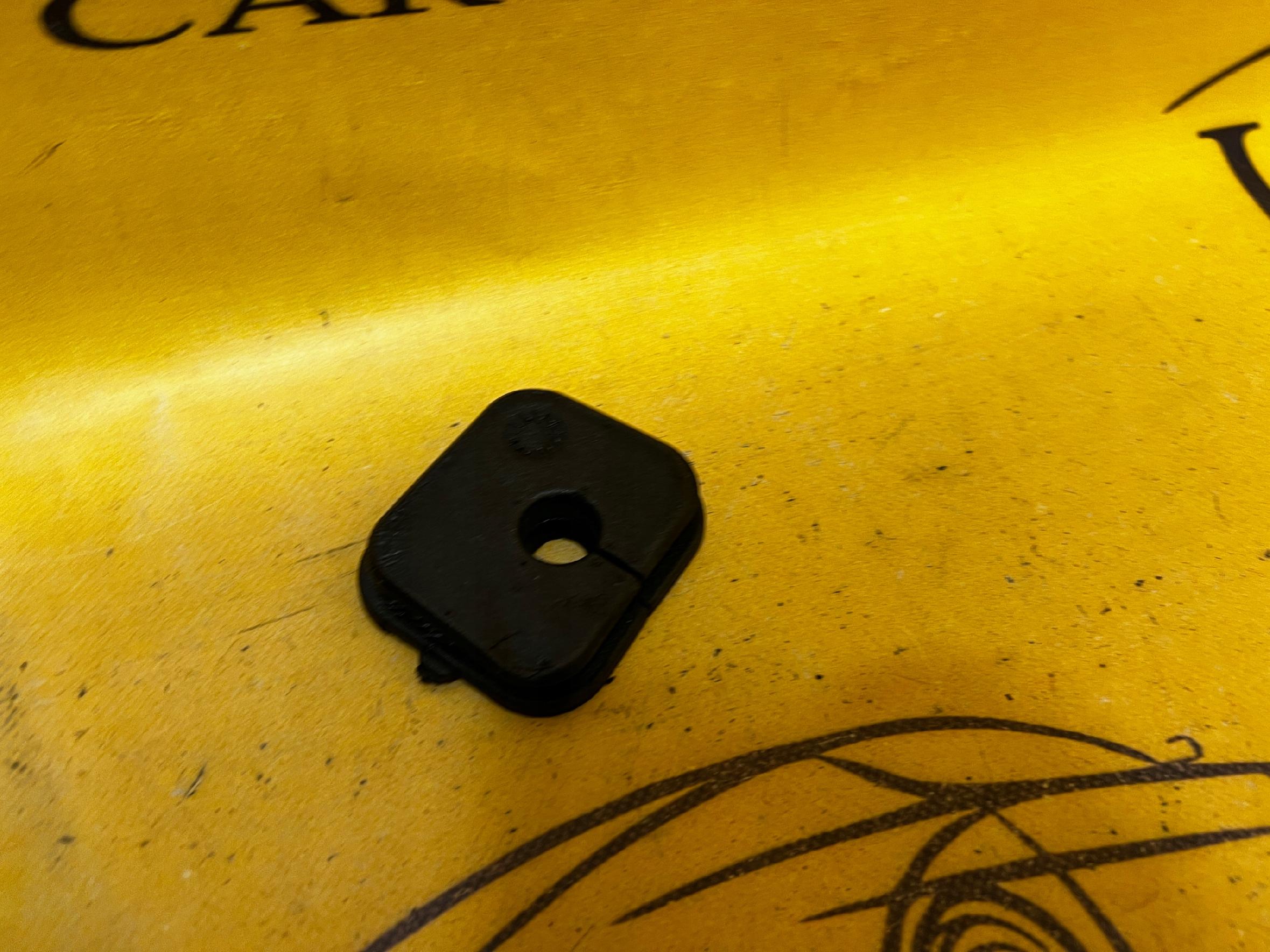 OSŁONA WYGŁUSZENIE PASA MERCEDES W213