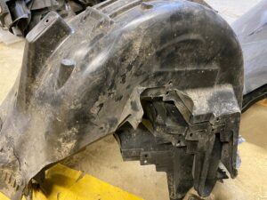 NADKOLE PRAWY TYŁ TYLNE PEUGEOT 3008 II P84 ORI