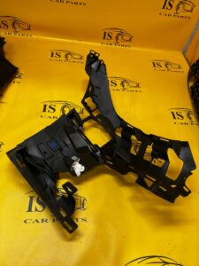 ŚLIZG MOCOWANIE ZDERZAKA PRZEDNIEGO PRZÓD LEWY MERCEDES C-KLASA W206 AMG