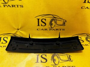 BLENDA RAMKA POD TABLICE PRZÓD BMW F22 F23 M PAK