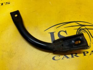 UCHWYT WSPORNIK ZAWIESZENIA LEWY RANGE ROVER VELAR L560
