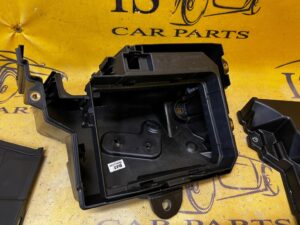 OBUDOWA SKRZYNKA BEZPIECZNIKÓW DACIA SANDERO STEPWAY III 2023R