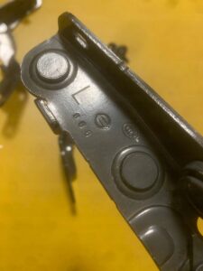 ZAWIASY TYLNEJ KLAPY TYŁ NISSAN X-TRAIL T32 KMPLT