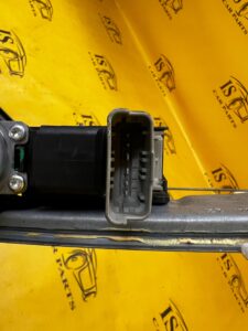 MECHANIZM PODNOŚNIK SZYBY DRZWI PRZÓD LEWY DACIA JOGGER SANDERO III