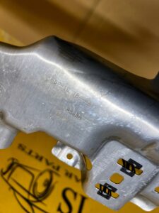 WSPORNIK LISTWY PROGOWEJ PRAWA LR RANGE ROVER EVOQUE II L551