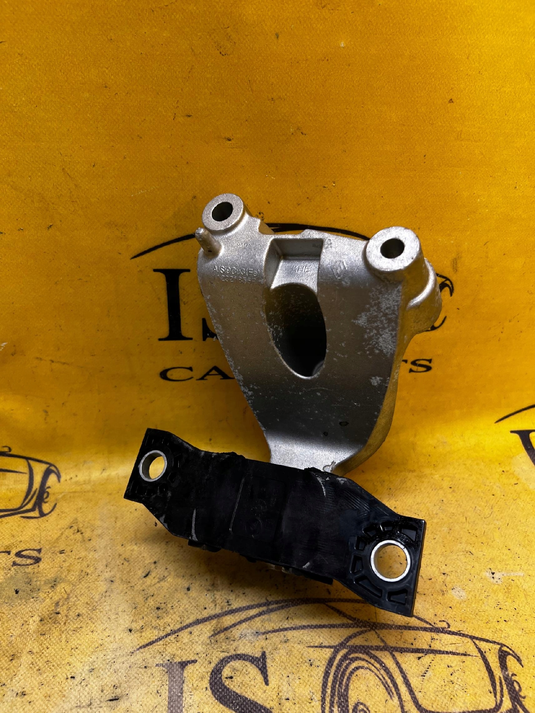 ŁAPA PODUSZKA SILNIKA DACIA SANDERO III 2021R 1.0 SCE