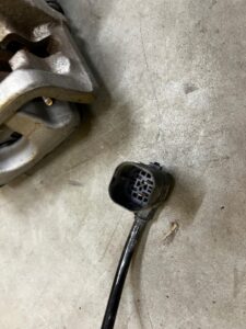 LEWY TYŁ ZACISK SILNICZEK HAMULCA MERCEDES W117