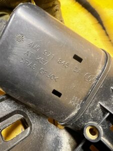 SKRZYNKA BEZPIECZNIKÓW PORSCHE CAYENNE 9Y3 9Y0 COUPE 3.0 HYBRID