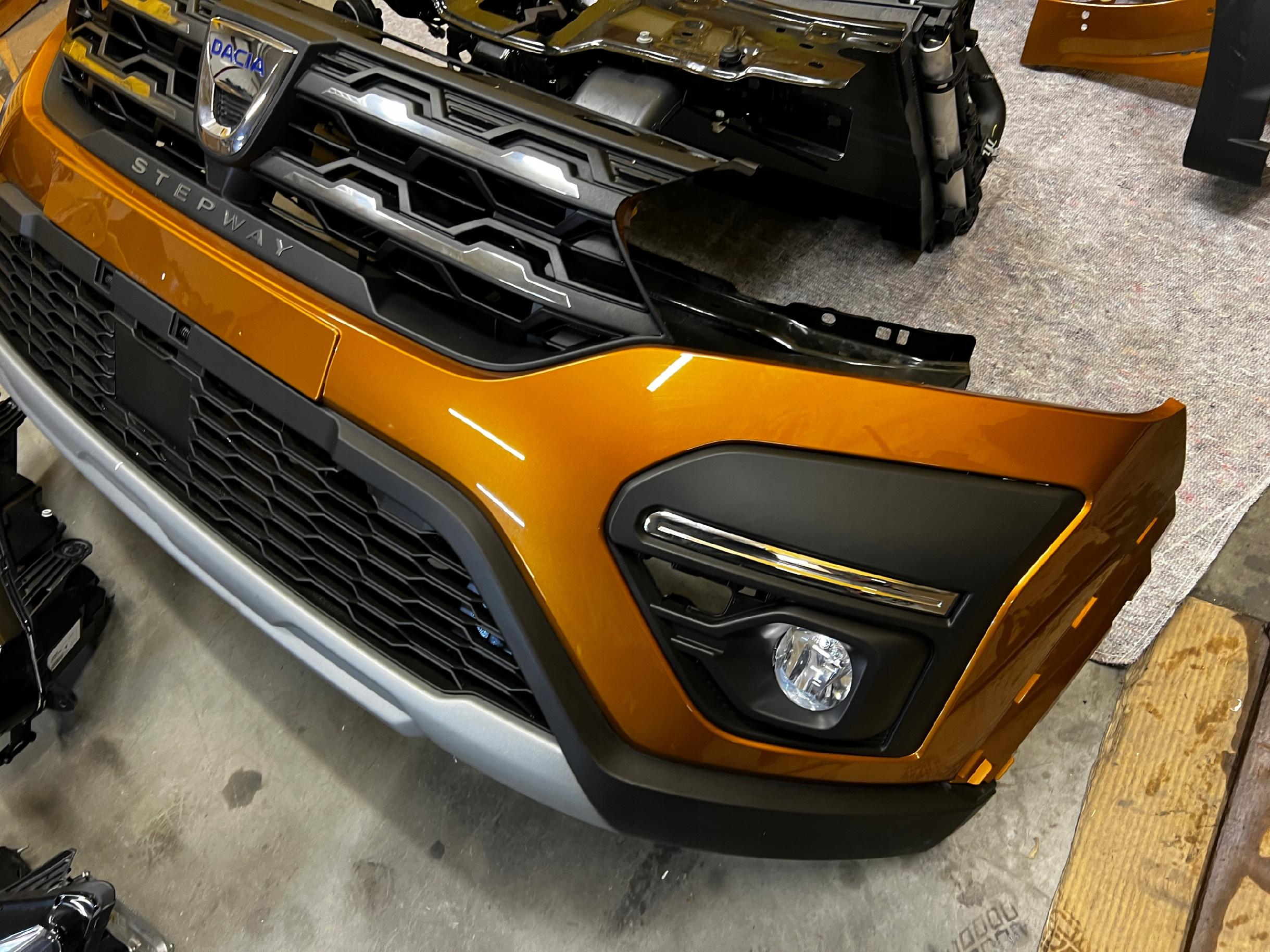 KOMPLETNY PRZÓD CHŁODNICE MASKA LAMPY DACIA SANDERO STEPWAY III 3 RUDY