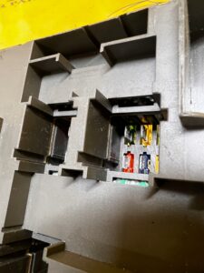 ROZDZIELACZ PRĄDU SKRZYNKA MODUŁ BEZPIECZNIKÓW BMW X5 E70 X6 E71