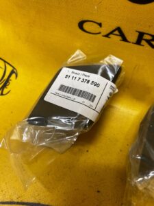 OSŁONA ZAŚLEPKA SPRYSKIWACZA REFLEKTORA PRZÓD PRAWY BMW X5 F15 NOWA OEM