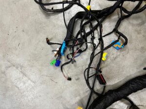 WIĄZKA PRZEWODÓW SKRZYNKA BEZPIECZNIKÓW PORSCHE CAYENNE 7P5 LIFT 4.2D