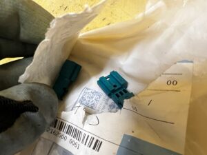 5 X GNIAZDO KOSTKA ZACISK UNIWERSALNA OBUDOWA STYKÓW BMW NOWE OEM