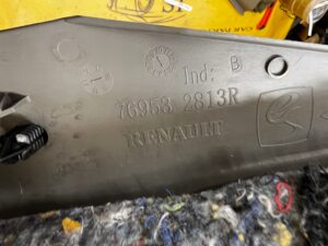 OSŁONA PROGU SŁUPKA PRAWA RENAULT ZOE I Z.E.