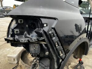 ĆWIARTKA BŁOTNIK PRAWY TYLNY CZARNY FORD ESCAPE MK4 USA