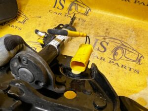 KOMPLET ZAWIASY MASKI NABOJE PIROTECHNICZNE LEWY PRAWY BMW 5 G30