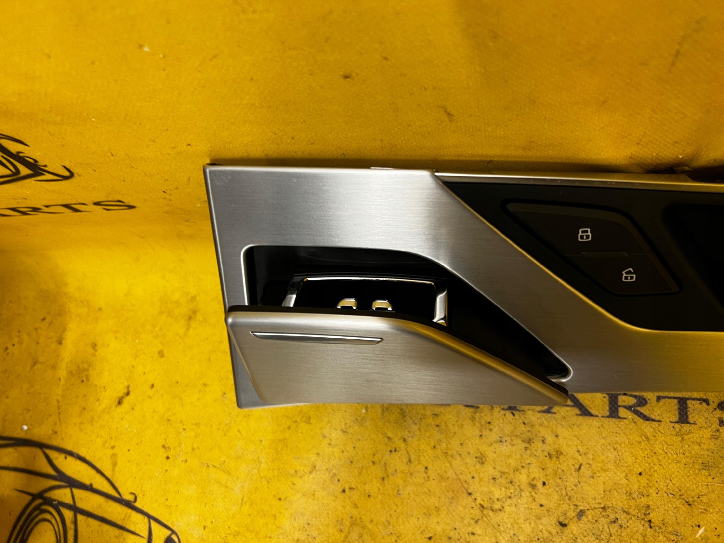 OSŁONA DEKOR DRZWI PRAWY TYŁ AUDI A8 D4 LONG LIFT