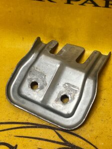 BLACHA MOCOWANIE WSPORNIK DESKI RANGE EVOQUE L551