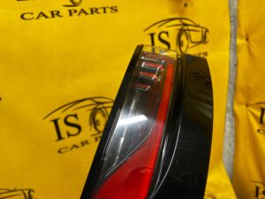 LAMPA TYLNA W BŁOTNIK LEWA LR RANGE ROVER EVOQUE II L551