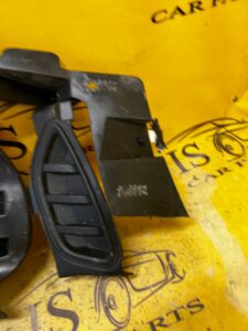 OSŁONA ATRAPA ZDERZAKA PRZEDNIEGO PRAWA FORD ESCAPE MK4