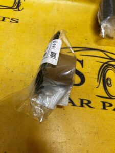 OSŁONA ZAŚLEPKA SPRYSKIWACZA REFLEKTORA PRZÓD PRAWY BMW X5 F15 NOWA OEM