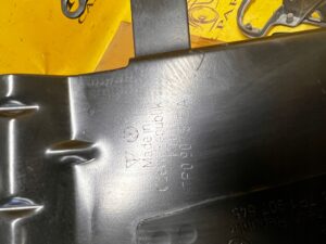 WSPORNIK UCHWYT MOCOWANIE KOMPUTERA SILNIKA PORSCHE CAYENNE II 7P5 LIFT 92A