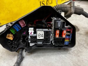 INSTALACJA SILNIKA SKRZYNKA BEZPIECZNIKÓW PORSCHE CAYENNE II 7P5 4.8 V8