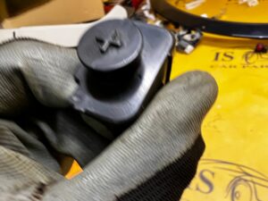 ZAŚLEPKA OSŁONA KLEMY DODATNIEJ PLUSOWEJ FORD FUSION LIFT USA