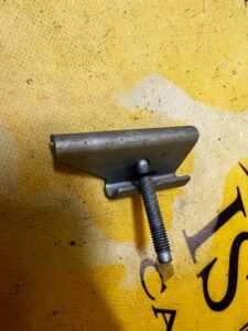 WSPORNIK UCHWYT MOCOWANIE AKUMULATORA DACIA SANDERO STEPWAY III 2023R