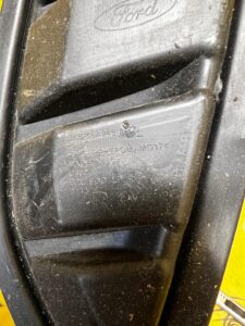 OSŁONA ATRAPA ZDERZAKA PRZEDNIEGO PRAWA FORD ESCAPE MK4