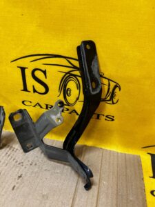 ZAWIAS MASKI KOMPLET LEWY PRAWY NISSAN LEAF ZE0 I