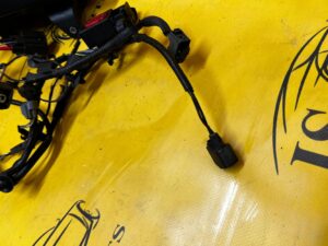 PUSZKA SKRZYNKA BEZPIECZNIKÓW WIĄZKA RANGE ROVER VELAR L560 2.0i BENZYNA