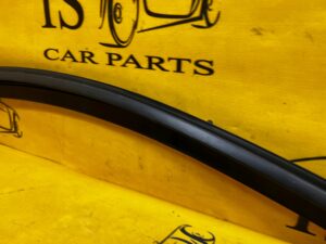 LISTWA RAMKA USZCZELKA SZYBY DRZWI DACHU PRAWA FORD MUSTANG VI