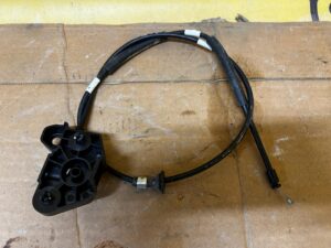 LINKA CIĘGNO OTWIERANIA MASKI POKRYWY SILNIKA PRZÓD FORD KUGA MK3