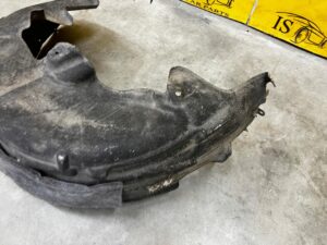 NADKOLE TYŁ PRAWE PRAWY MERCEDES CLS W257